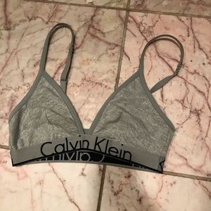 NEVER WORN CALVIN KLEIN BRALET